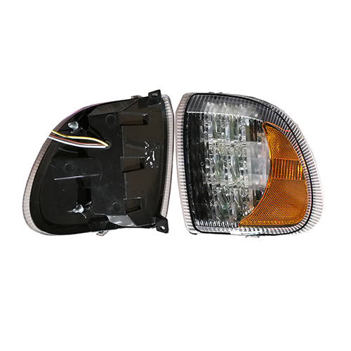 HC-T-18006-1 International 9200 9400 1997 1998 1999 2000 Corner Turn Signal Lamp 2505366C91 2505369C91